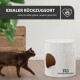 Ein schlanker weißer zylindrischer Katzenversteck mit einem Seiteneingang und einer schwarzen Katze in der Nähe. Text: "IDEALER RÜCKZUGSORT" und "robust & stabil gebaut."