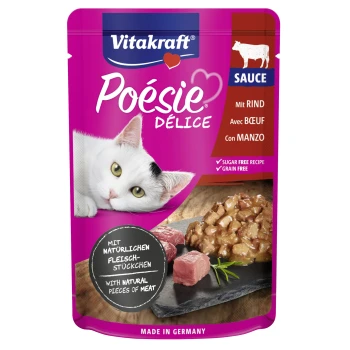 Pochette de nourriture pour chat avec un chat blanc aux yeux verts, étiquetée "Vitakraft Poesie Délice Sauce," boeuf, sans sucre, sans céréales, fabriqué en Allemagne.