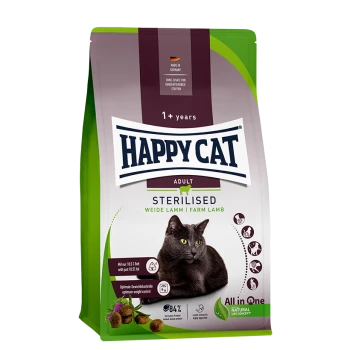 Happy Cat Adult Sterilised Katzenfutterbeutel mit einer schwarzen Katze, beschriftet mit '1+ Jahre', 'Weide Lamm' und Nährwertangaben.