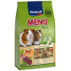 Eine Tüte Vitakraft MENU Vital Meerschweinchenfutter mit zwei Meerschweinchen auf der Vorderseite, mit Text, der natürliche Zutaten und Vitamine hervorhebt.