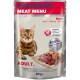 Een kattenvoer zakje gelabeld "Premiere Meat Menu" met een Bengaalse kat met groene ogen. De verpakking benadrukt "100% Vers Vlees" en is graanvrij.