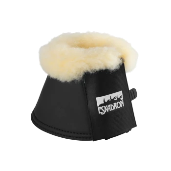 Schwarzer Hufschuh für Pferde mit einer weichen, cremefarbenen Fleece-Innenseite, ausgestattet mit dem Eskadron-Logo an der Seite.