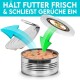 Eine Dose Tierfutter mit teilweise entferntem Deckel, die das Futter im Inneren zeigt. Text oben lautet "HÄLT FUTTER FRISCH & SCHLIEßT GERÜCHE EIN."