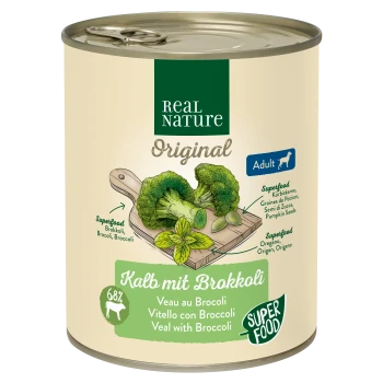 Dosenfutter für Hunde mit der Bezeichnung "Real Nature Original", das Kalbfleisch mit Brokkoli enthält und Superfoods wie Brokkoli, Kürbiskerne und Oregano hervorhebt.