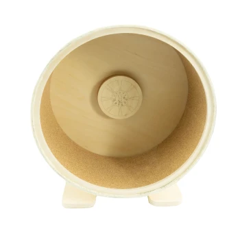 Ein hölzernes Trainingsrad für kleine Haustiere, mit einem glatten Inneren und einer Korkbasis, von oben betrachtet.