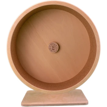 Holz-Übungsrad für kleine Haustiere, mit einem glatten Inneren und einem kreisförmigen Design, montiert auf einer stabilen Basis.