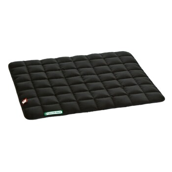 Schwarze, gesteppten Tiermatte mit einem grünen "Doctor Bark"-Label auf einer Seite.