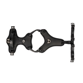 Schwarzes verstellbares Hundegeschirr mit gepolsterten Brust- und Rückengurten, Metall-D-Ringen und Schnellverschluss-Schnallen.