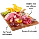 Ein Holzschneidebrett zeigt Rindfleisch, Innereien, Kürbisscheiben und Kräuter mit Text, der "67% Rindfleisch," "viel Fleisch," und "gesunde Kräuter" hervorhebt.