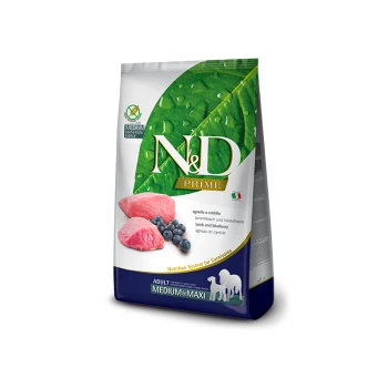 N&D Prime Hundefutterbeutel mit Lamm- und Heidelbeer-Geschmack, gekennzeichnet für erwachsene mittelgroße und große Rassen, mit einem grünen Blätterdesign.