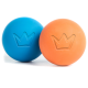 Zwei Gummispielzeuge für Haustiere, eines blau und eines orange, beide mit einem eingestanzten Kronenlogo auf ihren Oberflächen.