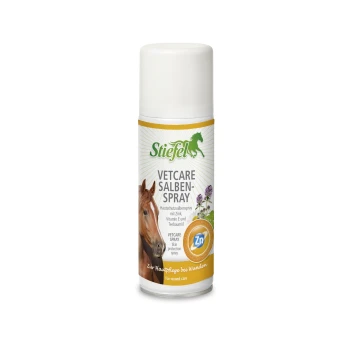 Stiefel Vetcare Salben-Spray für Pferde, mit einem Pferdebild, das behauptet, die Haut mit Zink, Vitamin E und Teebaumöl zu schützen.