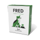 FRED-Hundefutterverpackung in Grün und Weiß mit einem Cartoon-Hund und dem Text: "Reh mit Süßkartoffeln" und "Tierliebe vom Allerfeinsten."