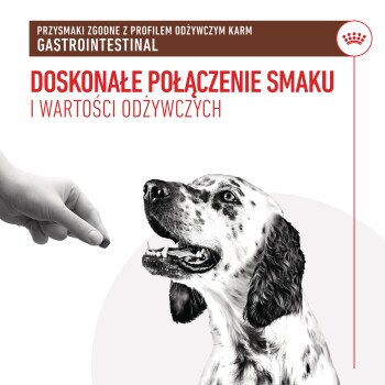Ręka oferuje psie smakołyki szczęśliwemu, cętkowanemu psu. Tekst brzmi: "Idealne połączenie smaku i wartości odżywczych" oraz "Przysmaki dla diety gastroenterologicznej."