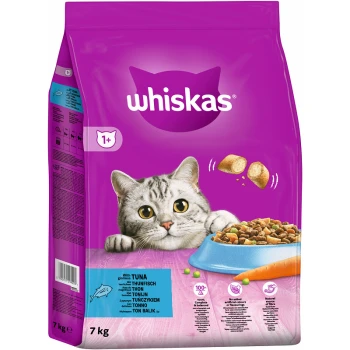 Whiskas Katzenfutterbeutel mit einer grauen getigerten Katze mit leuchtenden Augen, einer blauen Schüssel mit Trockenfutter und Text, der Thunfisch als Hauptzutat hervorhebt.
