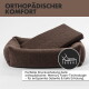 Orthopädisches Hundebett in Braun, mit dem Text: "Perfekte Druckverteilung dank orthopädischer Memory Foam-Technologie."