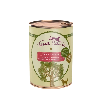 Eine Dose Terra Canis Hundefutter mit der Aufschrift "Tree Lover," die Wildspiel, Kastanien, Brombeeren und Kräuter mit einer Baumgrafik zeigt.