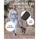 Eine Frau führt einen kleinen Hund an der Leine in einem Wald. Text hebt hervor: "Eine Leine für alle Felle," "230 cm Gesamtlänge," "1,5 cm Breite."