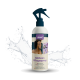 Mähnenpflegespray-Flasche mit einem Pferdebild, mit Sprühdüse und Wasserspritzeneffekt; mehrsprachiger Text zur Mähnenpflege.