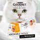 Chat blanc aux yeux verts derrière un pack Purina Gourmet Revelations ; bannière « ABONNEZ-VOUS À SA PRÉFÉRÉE ! »