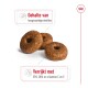 Drie ronde, bruine huisdiertraktaties worden getoond, met tekst die de hoogwaardige eiwitinhoud en verrijkt met EPA, DHA en vitamines C en E benadrukt.