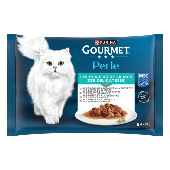 Purina Gourmet Perle kattenvoerverpakking met witte langharige kat, bord met vis, tekst 'Les Plaisirs de la Mer', MSC-logo, 4x85g