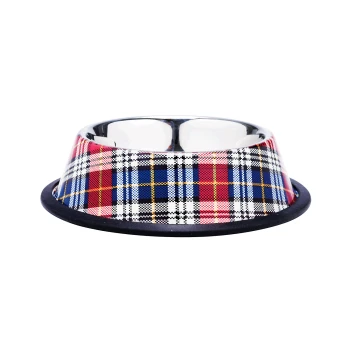 Eine stilvolle Futterschüssel für Haustiere mit einem rot-blau-gelben Karomuster, glänzendem silbernen Innenraum und einer schwarzen Gummibasis.