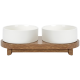 Doppeltes Tierfutter-Schalen-Set mit weißen Keramikschalen auf einer Holzbasis, entworfen für die Fütterung von Haustieren.