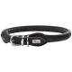 Schwarzes Leder-Hundehalsband mit einer silbernen Schnalle und einem kleinen "HUNTER"-Logoanhänger.