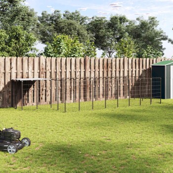 Großer Metall-Draht-Haustierauslauf mit überdachtem Bereich, mehreren Paneelen und Toren für den Außen- oder Innenbereich.