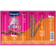 Vitakraft CatStick klassieke verpakking met een speelse witte kat, met 6 vleesachtige sticks. De tekst benadrukt '95% Extra Vlees' en 'Geen Suiker Toegevoegd.'