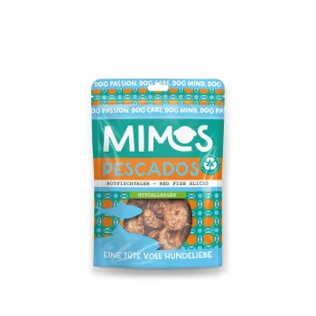 Eine farbenfrohe Verpackung von Mimos Pescados Hundeleckerlis mit roten Fischscheiben, gekennzeichnet als hypoallergen, mit dem Text "Eine Tüte voll Hundeliebe."