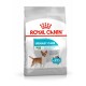 Sac de nourriture pour chien Royal Canin Urinary Care, avec une illustration de petit chien, mettant l'accent sur la santé des voies urinaires avec la mention "+21% dilution d'urine".