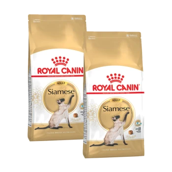 Opakowanie karmy dla kotów Royal Canin Adult Siamese z dwoma torbami z wizerunkiem kota syjamskiego, podkreślające odżywianie rasowe.