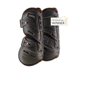 Graue Pferdeboots mit braunen Akzenten, verstellbaren Riemen, schlankem Design, beschriftet "Stubben Evolution." 2023 Top-Innovationen Gewinner.