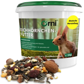 1kg 'Orni Eichhörnchen Futter' Futterbehälter mit einem Eichhörnchen auf dem Etikett und verstreuten Samen und Nüssen darunter.
