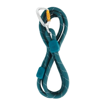 Eine türkisfarbene Hundeleine aus strapazierfähigem Seil, mit einem silbernen Karabiner und zwei blauen Gummigriffen mit dem Logo "Holly Holt."