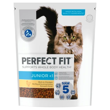 Bag of Perfect Fit Junior cat food for kittens under 1 year, rich in chicken, with natural prebiotics and total 5 benefits.