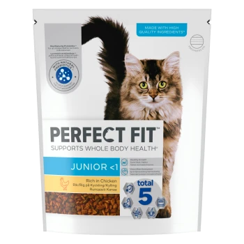 Bag of Perfect Fit Junior cat food for kittens under 1 year, rich in chicken, with natural prebiotics and total 5 benefits.