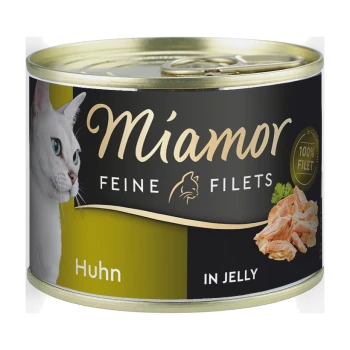Dosenkatzenfutter mit einer weißen Katze auf dem Etikett, beschriftet mit "Miamor Feine Filets Huhn in Jelly," das 100% Filetinhalt betont.