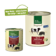 Zwei Real Nature Tierfutterdosen mit neuen Designs: die größere Dose liest "Rind & Wildschwein mit Reis & Weizenvollkorn," die kleinere Dose ähnlich.