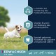 Ein verspielter Hund auf einem grasbewachsenen Feld, mit Text über L-Carnitin, Vitamine E und C sowie Zahngesundheits-Kibbles. Etikett: "ERWACHSEN 1-8 Jahre < 10 kg."