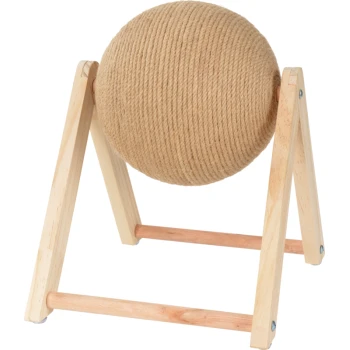 Holzspielzeugständer für Haustiere mit einer großen, runden, natürlichen Faserball, der für Katzen zum Spielen und Kratzen gedacht ist.