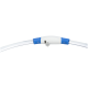 Eine Nahaufnahme eines Haustierpflegewerkzeugs mit einem weißen und blauen Griff mit einem USB-C-Anschluss und einem kleinen Ventil, das an einem klaren Schlauch befestigt ist.