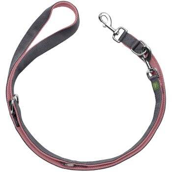 Eine strapazierfähige Hundeleine mit einem grauen und pinken Design, mit einem Metallclip zur Befestigung und einem gepolsterten Griff für Komfort.