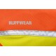 Nahaufnahme eines lebhaften orangefarbenen und gelben Haustierzubehörs mit dem Text 'RUFFWEAR', der prominent in Silber angezeigt wird.