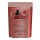 Pochette de nourriture pour chats rouge étiquetée "caz finefood," présentant une silhouette de chat et notant qu'elle est sans céréales, fabriquée en Allemagne, avec de la volaille.