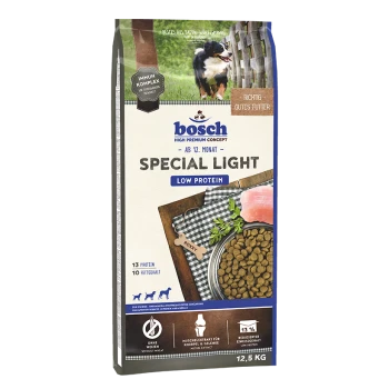 Bosch Special Light Hundefuttertüte, 12,5 kg, mit einer proteinarmen Formel, mit Bildern von Trockenfutter, einem Hund und Text, der die ernährungsphysiologischen Vorteile hervorhebt.