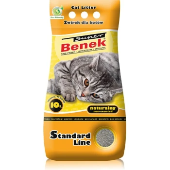 Opakowanie żwirku dla kotów z figlarnym szarym kotem tabby, oznaczone "Super Benek" z tekstem "naturalny bez zapachu" i "Standard Line."