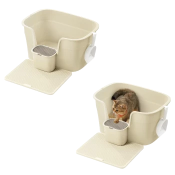 Beige Katzentoilette mit hohem Rand, geriffelter Ausstiegs‑Matte, Pfotenreinigungsbecher und Seitenschaufel, dargestellt leer und mit Katze.